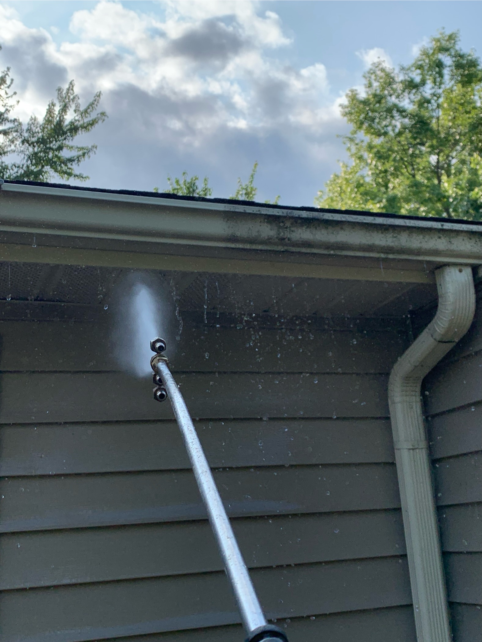 Siding Cleaning and Concrete Cleaning